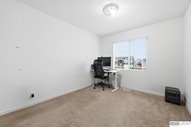 14907 Leeman Circle, Bennington, NE 68007