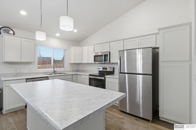 14907 Leeman Circle, Bennington, NE 68007