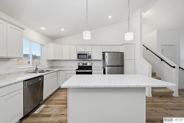 14907 Leeman Circle, Bennington, NE 68007