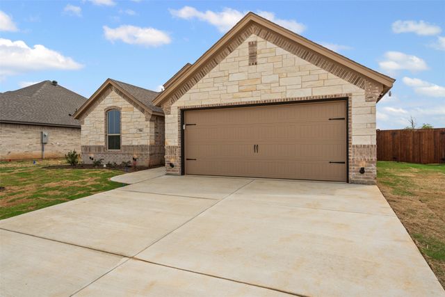 704 Jameson, Springtown, TX 76082