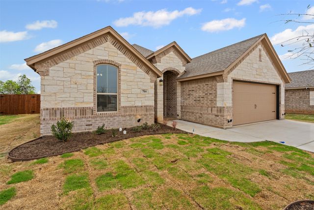 704 Jameson, Springtown, TX 76082