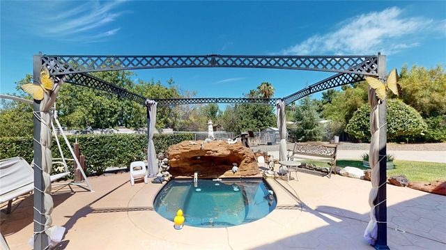 30660 Alicante, Homeland, CA 92548