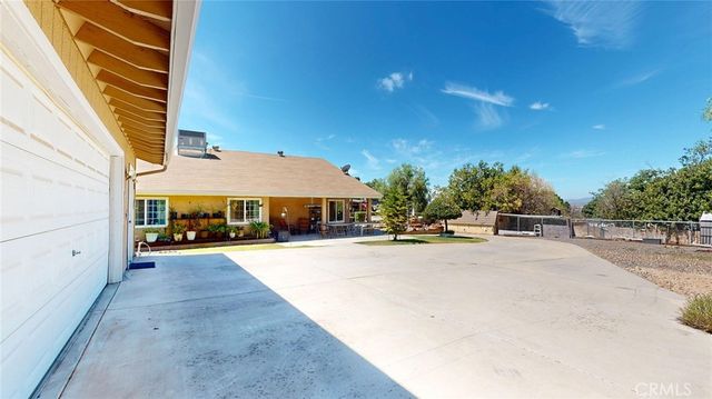 30660 Alicante, Homeland, CA 92548