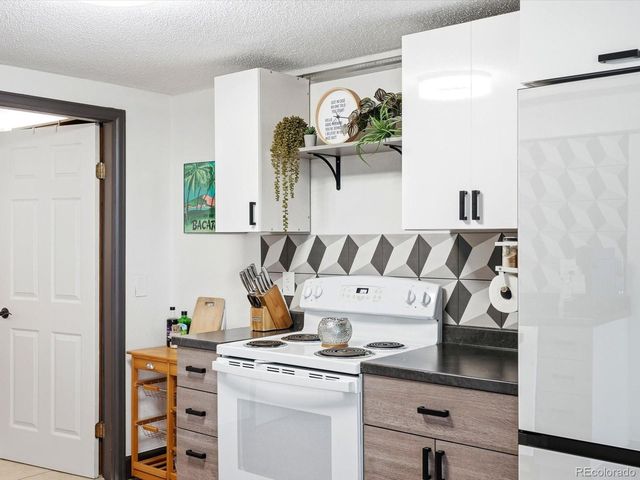 8016 S Vine Way, Centennial, CO 80122