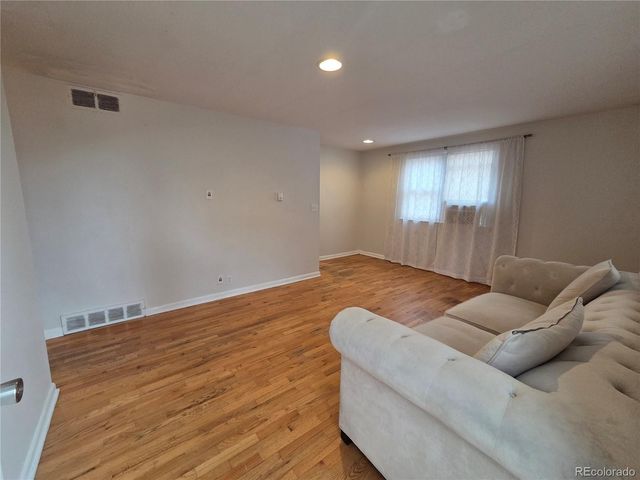 3463 W 33rd Avenue, Denver, CO 80211