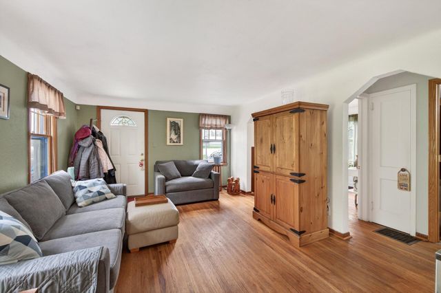 1103 Loeb Street, Saint Paul, MN 55117