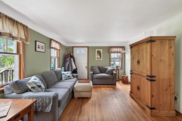 1103 Loeb Street, Saint Paul, MN 55117