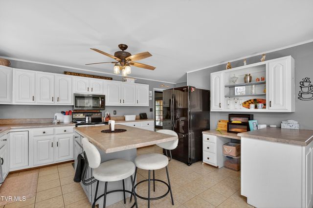 1055 St Clairs Creek Road, Chilhowie, VA 24319