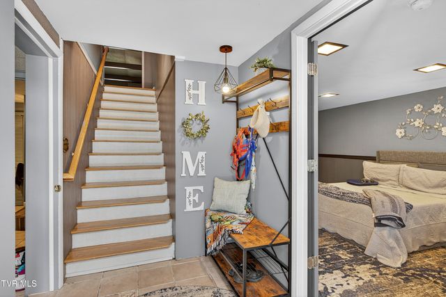 1055 St Clairs Creek Road, Chilhowie, VA 24319