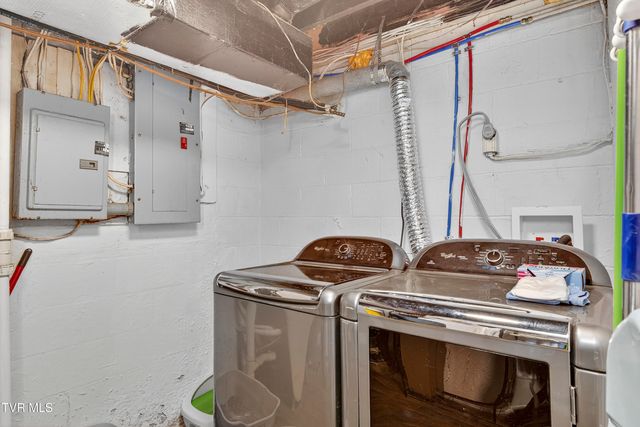 1055 St Clairs Creek Road, Chilhowie, VA 24319