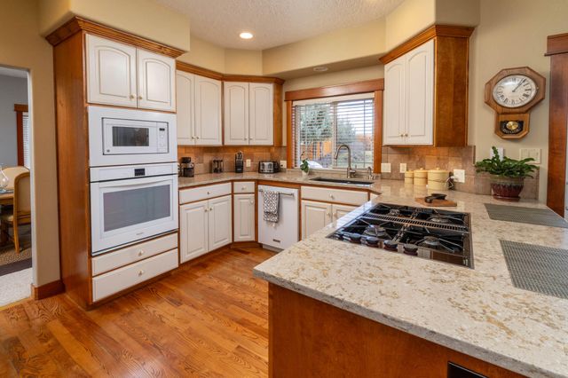 3343 NE Stonebrook Loop, Bend, OR 97701