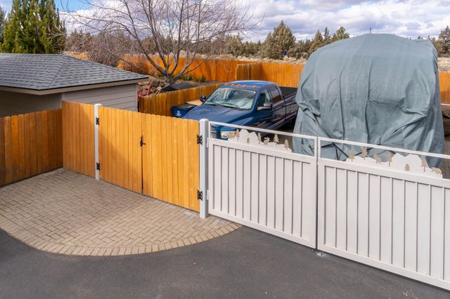 3343 NE Stonebrook Loop, Bend, OR 97701