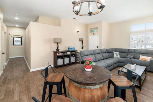 39528 Montebello Way, Murrieta, CA 92563