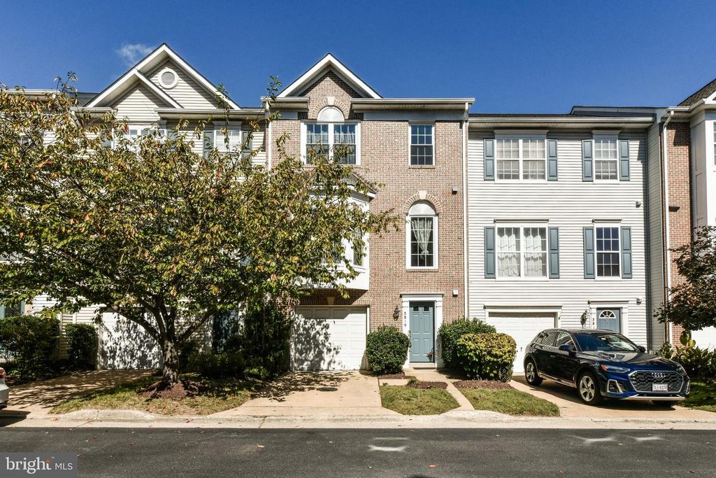 3819 DOMINION MILL DR, Alexandria, VA 22304