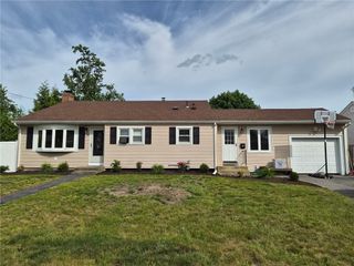 88 Glenbrook Road, Warwick, RI 02889