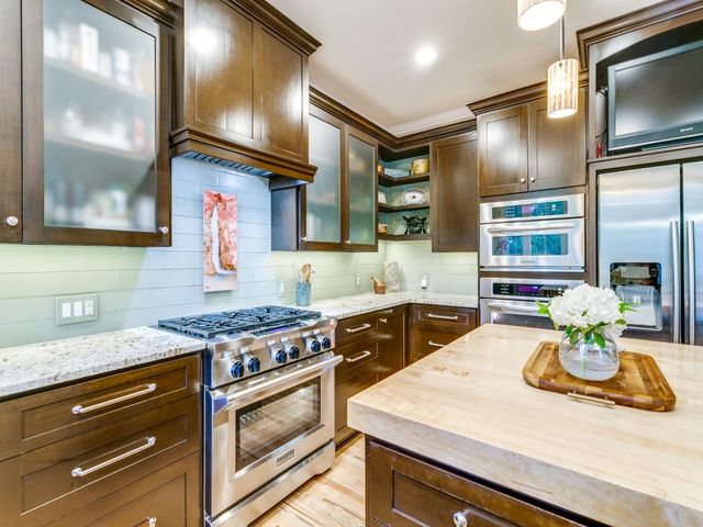 701 Lakehurst Court, Southlake, TX 76092