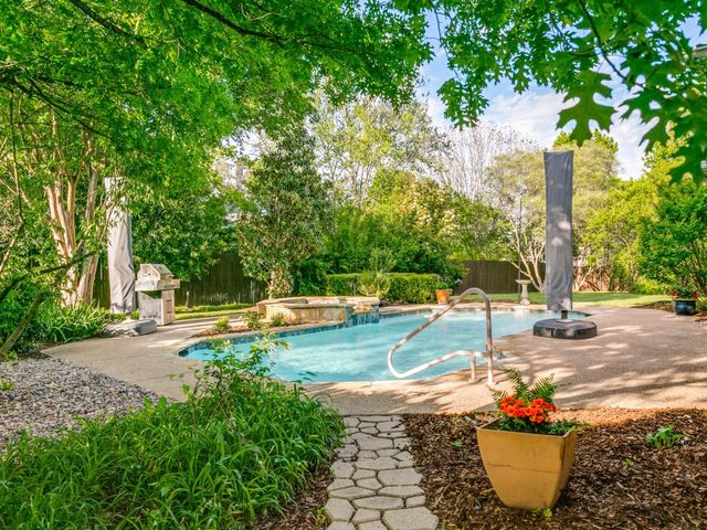 701 Lakehurst Court, Southlake, TX 76092