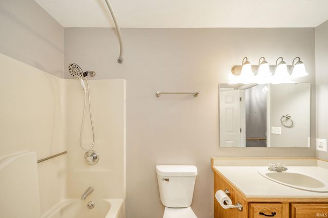 3622 N Lakeside Drive, Muncie, IN 47304