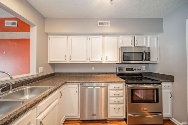 3622 N Lakeside Drive, Muncie, IN 47304