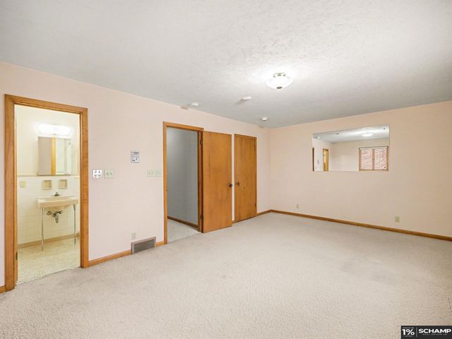 4904 N 50 Street, Omaha, NE 68104