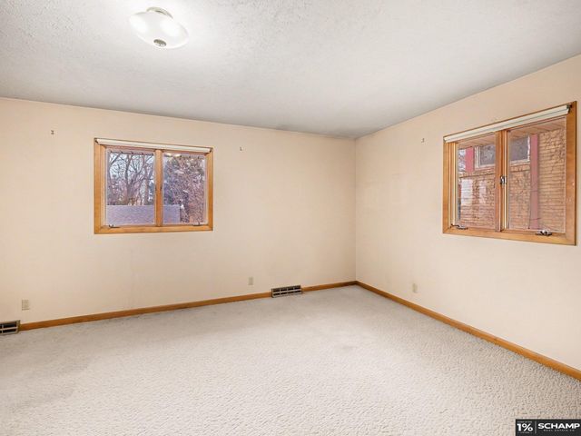 4904 N 50 Street, Omaha, NE 68104