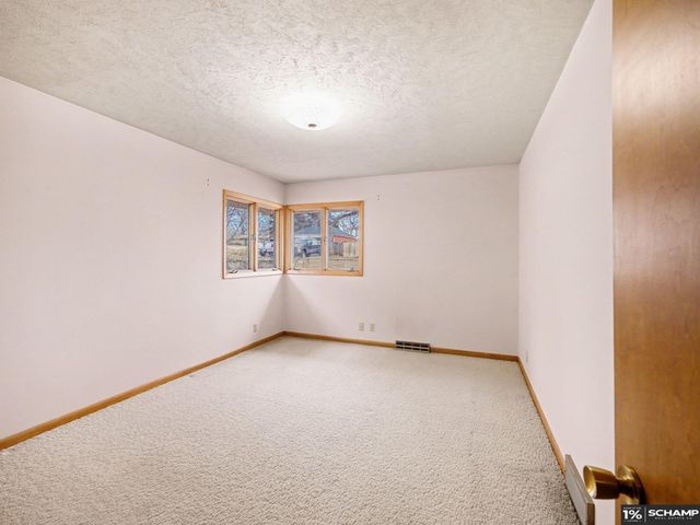 4904 N 50 Street, Omaha, NE 68104