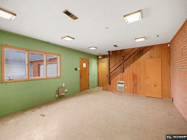 4904 N 50 Street, Omaha, NE 68104