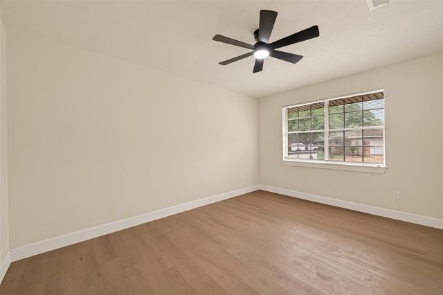 9527 Vanwood Street, Houston, TX 77040