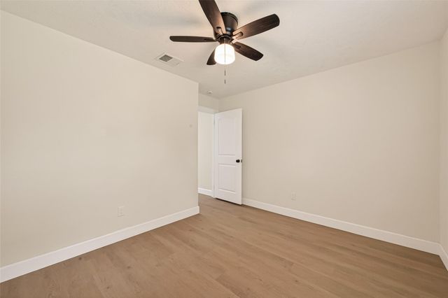 9527 Vanwood Street, Houston, TX 77040