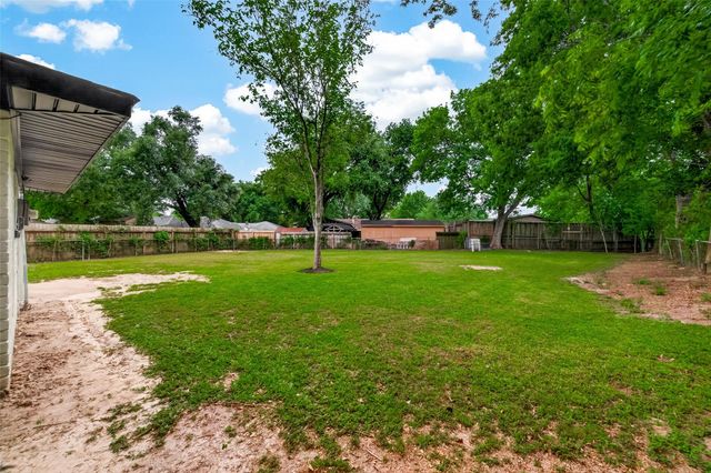 9527 Vanwood Street, Houston, TX 77040