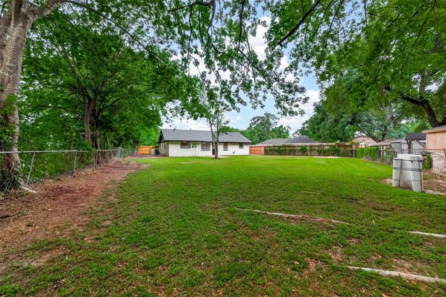 9527 Vanwood Street, Houston, TX 77040