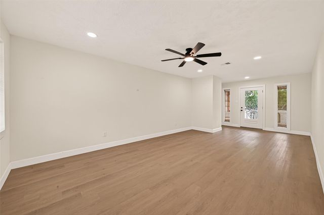 9527 Vanwood Street, Houston, TX 77040