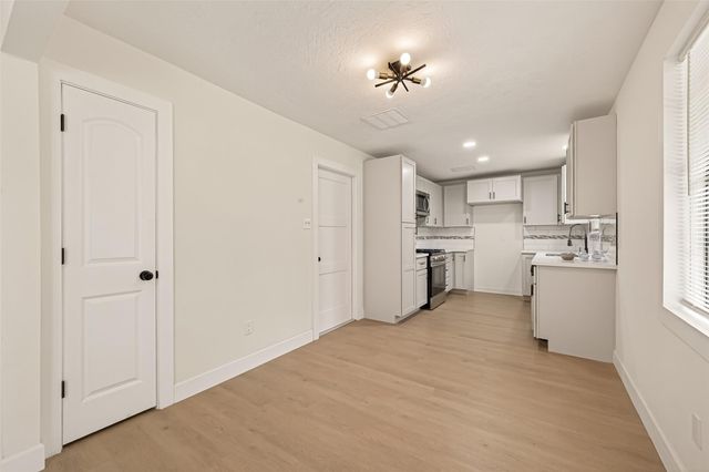 9527 Vanwood Street, Houston, TX 77040