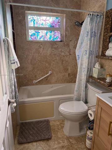 707 SW 3rd Ave, Hallandale Beach, FL 33009