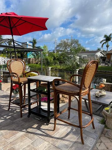 707 SW 3rd Ave, Hallandale Beach, FL 33009