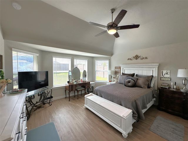 10004 Bigfoot Wallace Drive, Montgomery, TX 77316