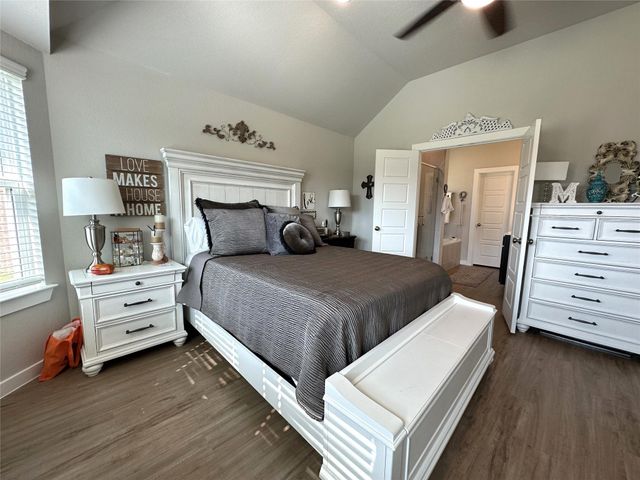 10004 Bigfoot Wallace Drive, Montgomery, TX 77316