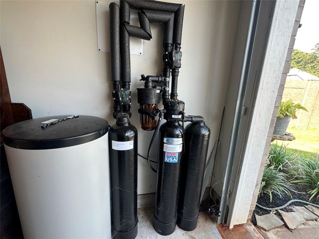 10004 Bigfoot Wallace Drive, Montgomery, TX 77316