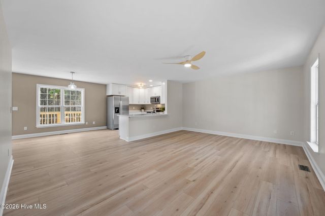 106 Dolphin Drive, Hampstead, NC 28443