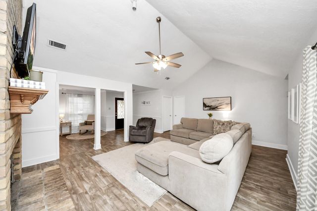 3122 Holly Green Drive, Kingwood, TX 77339