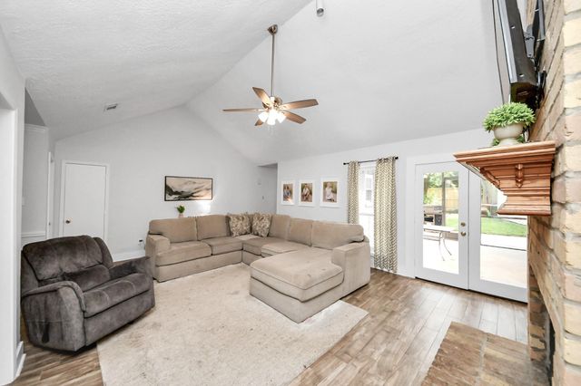 3122 Holly Green Drive, Kingwood, TX 77339