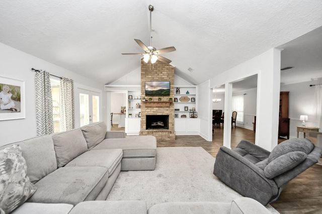 3122 Holly Green Drive, Kingwood, TX 77339