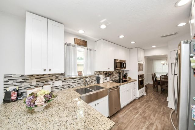 3122 Holly Green Drive, Kingwood, TX 77339