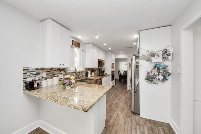 3122 Holly Green Drive, Kingwood, TX 77339