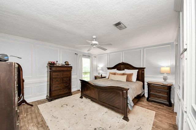 3122 Holly Green Drive, Kingwood, TX 77339