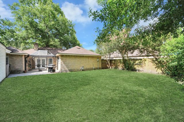 3122 Holly Green Drive, Kingwood, TX 77339