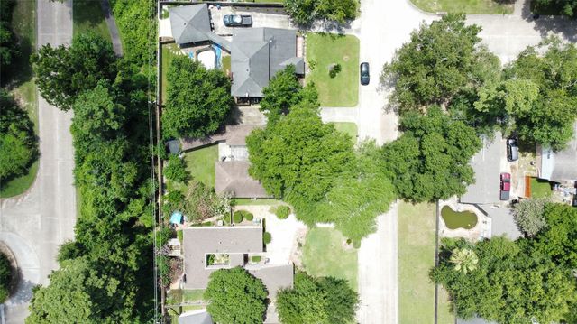 3122 Holly Green Drive, Kingwood, TX 77339