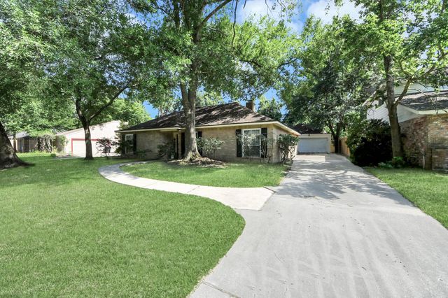 3122 Holly Green Drive, Kingwood, TX 77339