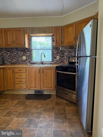 22 PINEVIEW, Browns Mills, NJ 08015