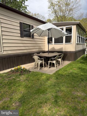 22 PINEVIEW, Browns Mills, NJ 08015